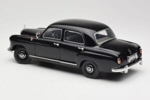 Mercedes 180 W120 Ponton ブラック Revell 1:18 08973 メタル - 画像 7/8