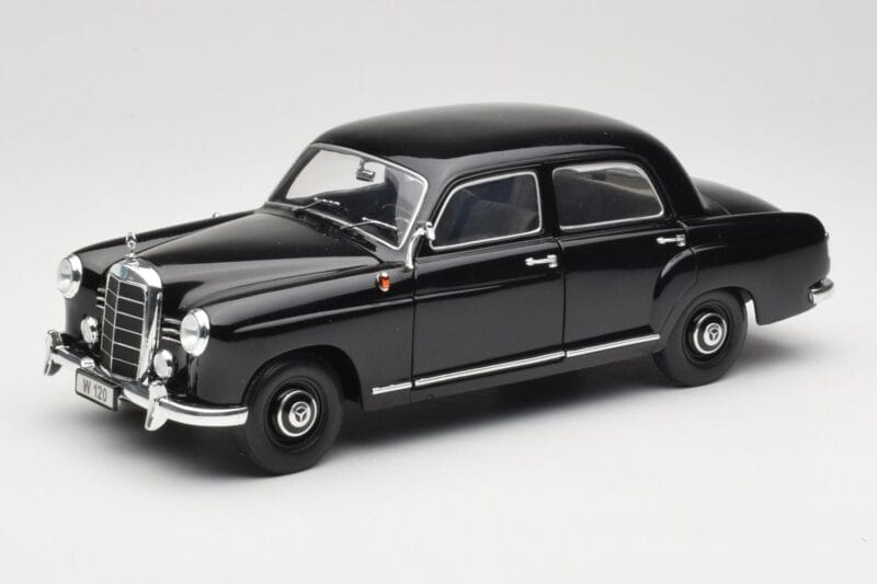 Mercedes 180 W120 Ponton ブラック Revell 1:18 08973 メタル