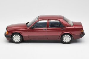 Mercedes 190E W201 2.0 レッド Dealer Edition AUTOart 1:18 B66040383 メタル - 画像 4/8