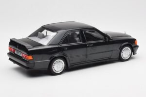 Mercedes 190E 2.3-16 W201 ブラック ディーラー エディション Norev 1:18 B66040663 メタル - 画像 3/8