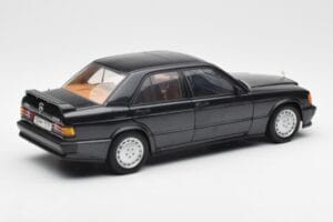 Mercedes 190E 2.3-16 W201 ブルーブラック メタリック AUTOart 1:18 76122 メタル - 画像 3/8