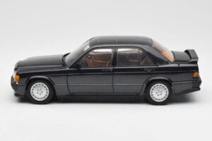 Mercedes 190E 2.3-16 W201 ブルーブラック メタリック AUTOart 1:18 76122 メタル - 画像 4/8