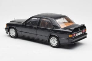 Mercedes 190E 2.3-16 W201 ブルーブラック メタリック AUTOart 1:18 76122 メタル - 画像 7/8
