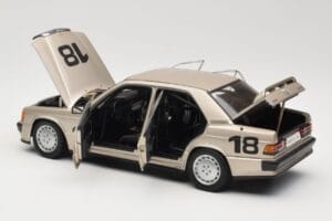 Mercedes 190E 2.3-16 W201 #1 N. Lauda Race of Champions Nurburgring 1984 AUTOart 1:18 88431 メタル - 画像 5/8