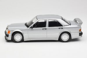 Mercedes 190E 2.5-16 EVO 1 W201 シルバー Minichamps 1:18 155036001 メタル - 画像 3/6