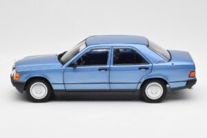 Mercedes 190E W201 ダイヤモンド ブルー ディーラー エディション Norev 1:18 B66040661 メタル - 画像 4/8