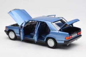 Mercedes 190E W201 ダイヤモンド ブルー ディーラー エディション Norev 1:18 B66040661 メタル - 画像 5/8