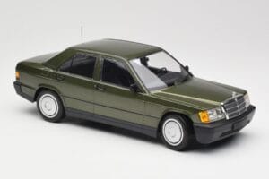 Mercedes 190E W201 グリーンメタリック Minichamps 1:18 155037001 メタル - 画像 4/6