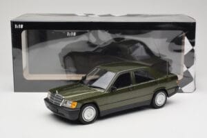 Mercedes 190E W201 グリーンメタリック Minichamps 1:18 155037001 メタル - 画像 6/6
