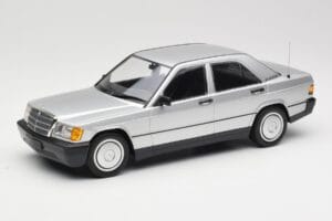 Mercedes 190E W201 シルバー Minichamps 1:18 155037004 メタル