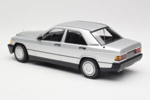 Mercedes 190E W201 シルバー Minichamps 1:18 155037004 メタル - 画像 5/6