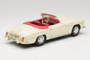 Mercedes 190SL ホワイト Maisto 1:18 50274 メタル - 画像 3/8