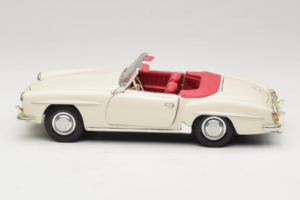 Mercedes 190SL ホワイト Maisto 1:18 50274 メタル - 画像 4/8