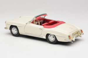 Mercedes 190SL ホワイト Maisto 1:18 50274 メタル - 画像 7/8