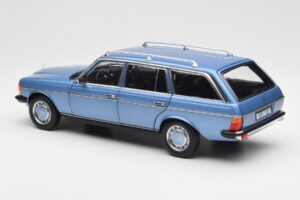 Mercedes 200 S123 T-Model ダイヤモンド ブルー ディーラー エディション Norev 1:18 B66040671 メタル - 画像 7/8