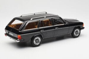 Mercedes 200 T S123 ブラック Norev 1:18 183735 メタル - 画像 3/8