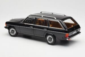 Mercedes 200 T S123 ブラック Norev 1:18 183735 メタル - 画像 7/8