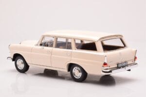 Mercedes 200 Universal W110 クリーム Norev 1:18 183709 メタル - 画像 7/8