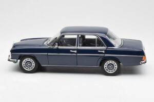 Mercedes 200 W114 ミッドナイト ブルー ディーラー エディション Norev 1:18 B66040694 メタル - 画像 4/8