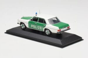 Mercedes 200 W115 ポリス Minichamps 1:43 400034090 メタル - 画像 3/4