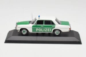Mercedes 200 W115 ポリス Minichamps 1:43 400034090 メタル