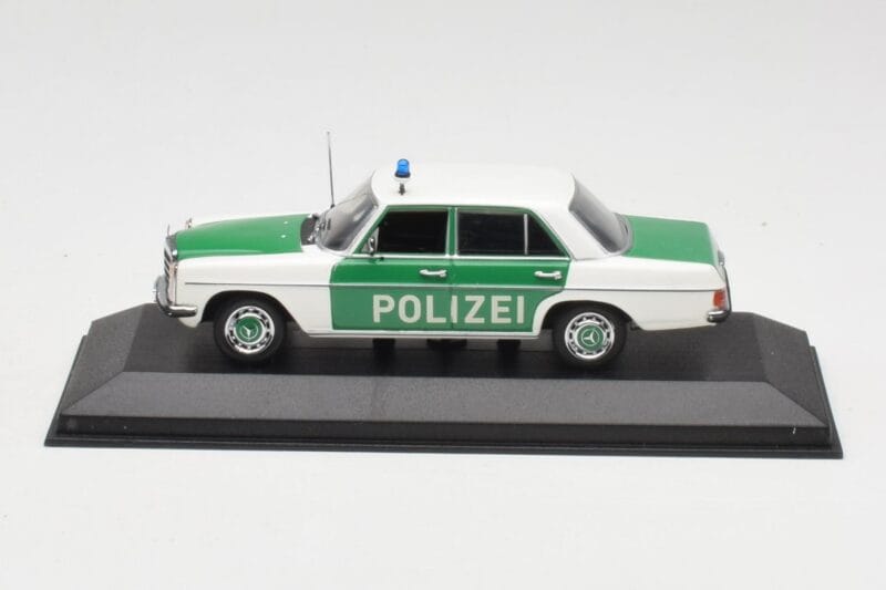 Mercedes 200 W115 ポリス Minichamps 1:43 400034090 メタル