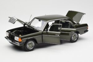 Mercedes 200 W123 サイプレス グリーン メタリック ディーラー エディション Norev 1:18 B66040654 メタル - 画像 2/8