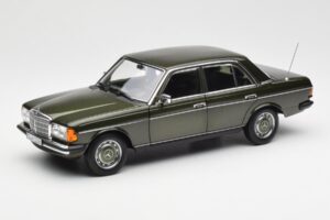 Mercedes 200 W123 サイプレス グリーン メタリック ディーラー エディション Norev 1:18 B66040654 メタル