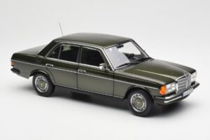 Mercedes 200 W123 サイプレス グリーン メタリック ディーラー エディション Norev 1:18 B66040654 メタル - 画像 6/8