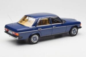Mercedes 200 W123 サーフブルー Norev 1:18 183710 メタル - 画像 3/8