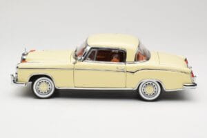 Mercedes 220 SE W128 クーペ ベージュ Sun Star 1:18 3562 メタル - 画像 4/8