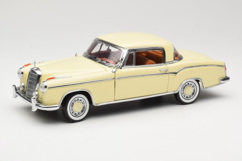 Mercedes 220 SE W128 クーペ ベージュ Sun Star 1:18 3562 メタル