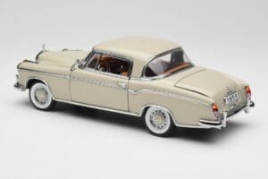 Mercedes 220 SE W128 Coupe ライトグレー Sun Star 1:18 3568 メタル - 画像 7/8
