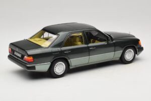 Mercedes 230E W124 Night Green Metallic Norev 1:18 183952 メタル - 画像 3/8