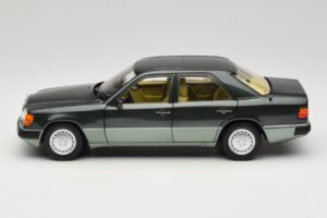 Mercedes 230E W124 Night Green Metallic Norev 1:18 183952 メタル - 画像 4/8