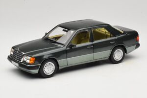 Mercedes 230E W124 Night Green Metallic Norev 1:18 183952 メタル