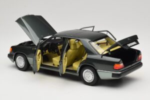 Mercedes 230E W124 Night Green Metallic Norev 1:18 183952 メタル - 画像 5/8