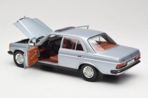 Mercedes 230E W123 シルバー & ライトブルー Revell 1:18 08407 メタル - 画像 5/8
