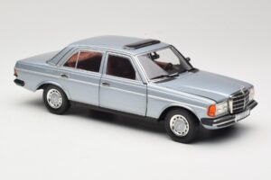 Mercedes 230E W123 シルバー & ライトブルー Revell 1:18 08407 メタル - 画像 6/8
