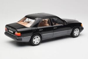 Mercedes 230E W124 AMG Wheels ブラック リミテッドエディション Norev 1:18 183950 メタル - 画像 3/12