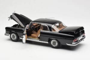 Mercedes 280 SE W111 クーペ ブラック AUTOart 1:18 76286 メタル - 画像 5/8
