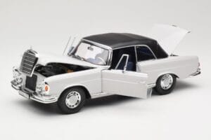 Mercedes 280 SE W111 カブリオレ ライトグレー Norev 1:18 183530 メタル - 画像 2/8