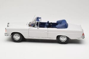 Mercedes 280 SE W111 カブリオレ ライトグレー Norev 1:18 183530 メタル - 画像 4/8