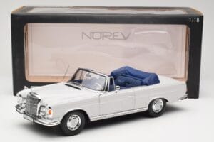 Mercedes 280 SE W111 カブリオレ ライトグレー Norev 1:18 183530 メタル - 画像 8/8