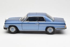 Mercedes 280C/8 W114 クーペ ブルー メタリック AUTOart 1:18 76187 メタル - 画像 4/8