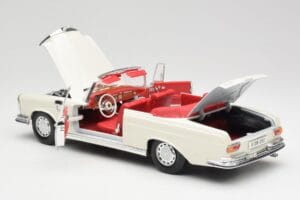 Mercedes 280SE W108 アイボリーホワイト Maisto 1:18 50223 メタル - 画像 5/8