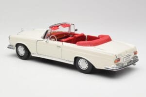 Mercedes 280SE W108 アイボリーホワイト Maisto 1:18 50223 メタル - 画像 7/8