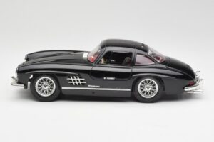 Mercedes 300 SL W198 ブラック Bburago 1:18 35791 メタル - 画像 4/8