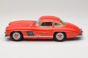 Mercedes 300 SL Gullwing レッド Minichamps 1:18 180039001 メタル - 画像 4/8