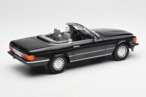 Mercedes 300 SL R107 ブラック パール ディーラー エディション Norev 1:18 B66040678 メタル - 画像 4/10